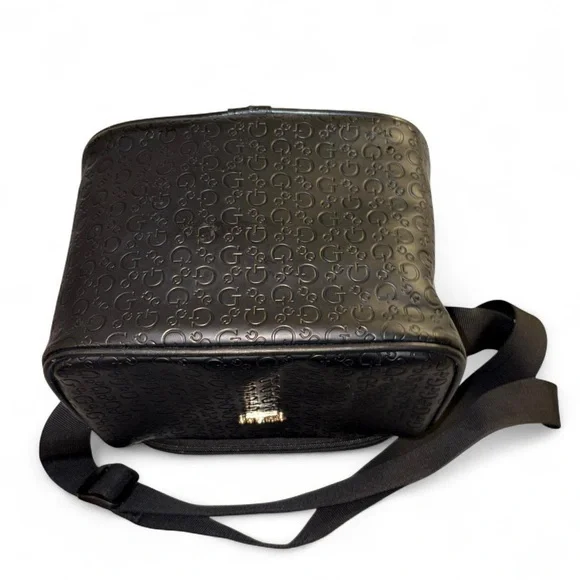 GUESS Black Embossed Lunch Bag - Picture 6 of 8